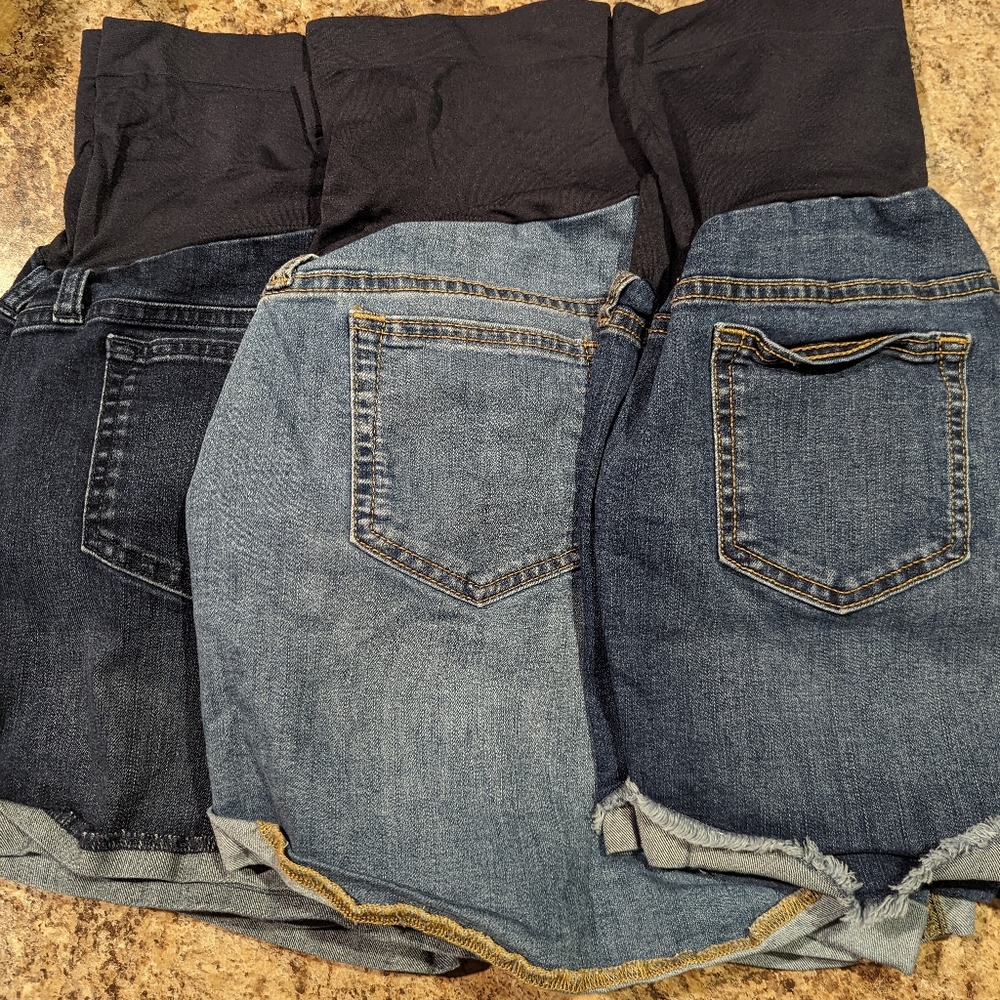 A:Glow Maternity Boyfriend Shorts Bundle Size 16/L
